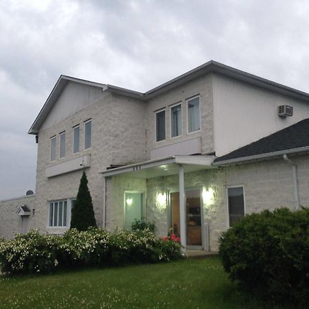 Motel Econonuit Шербрук Екстериор снимка